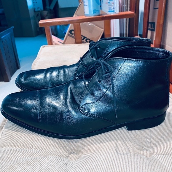 Florsheim Leather Chukka Boot. - Picture 3 of 10